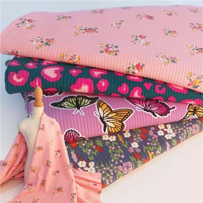 Tessuto a coste con stampa jacquard