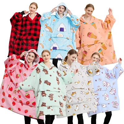 Coperta con cappuccio in pile di grandi dimensioni